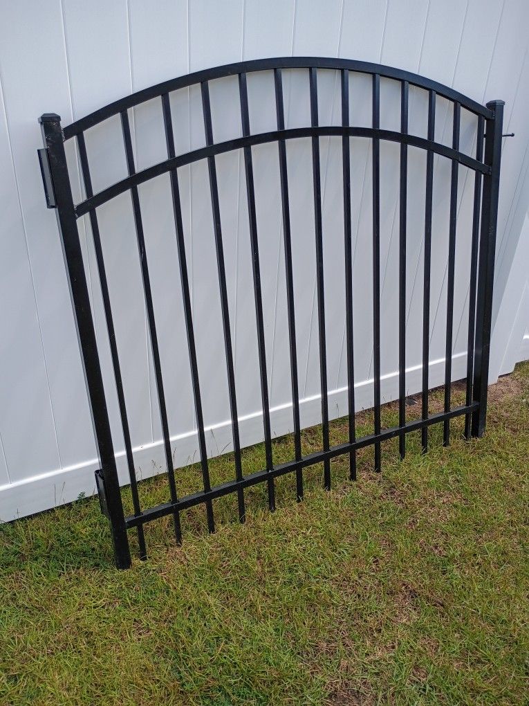 Aluminum Fence For Sale