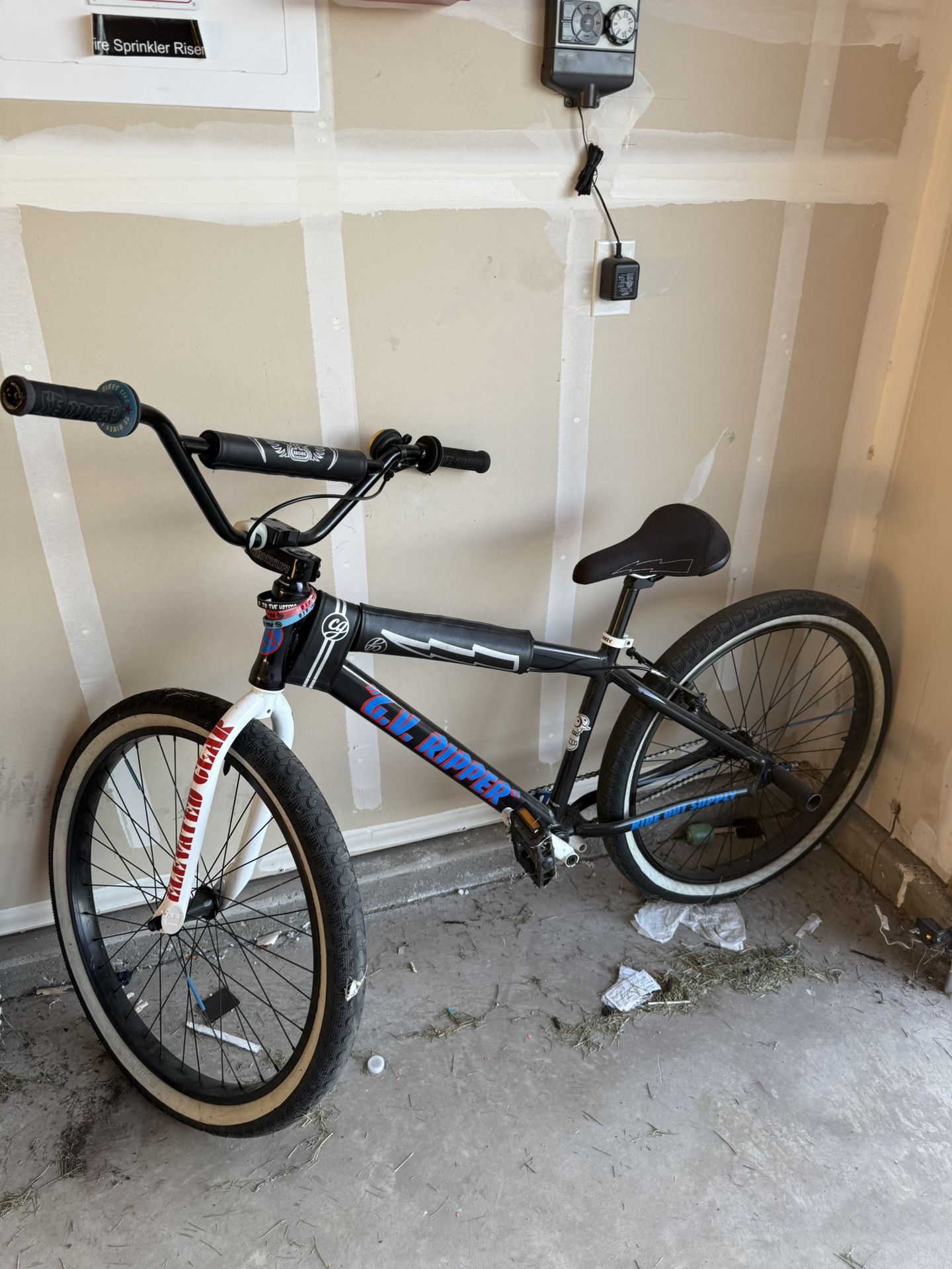 SE Bikes Blocks Flyer 26” Black Sparkle