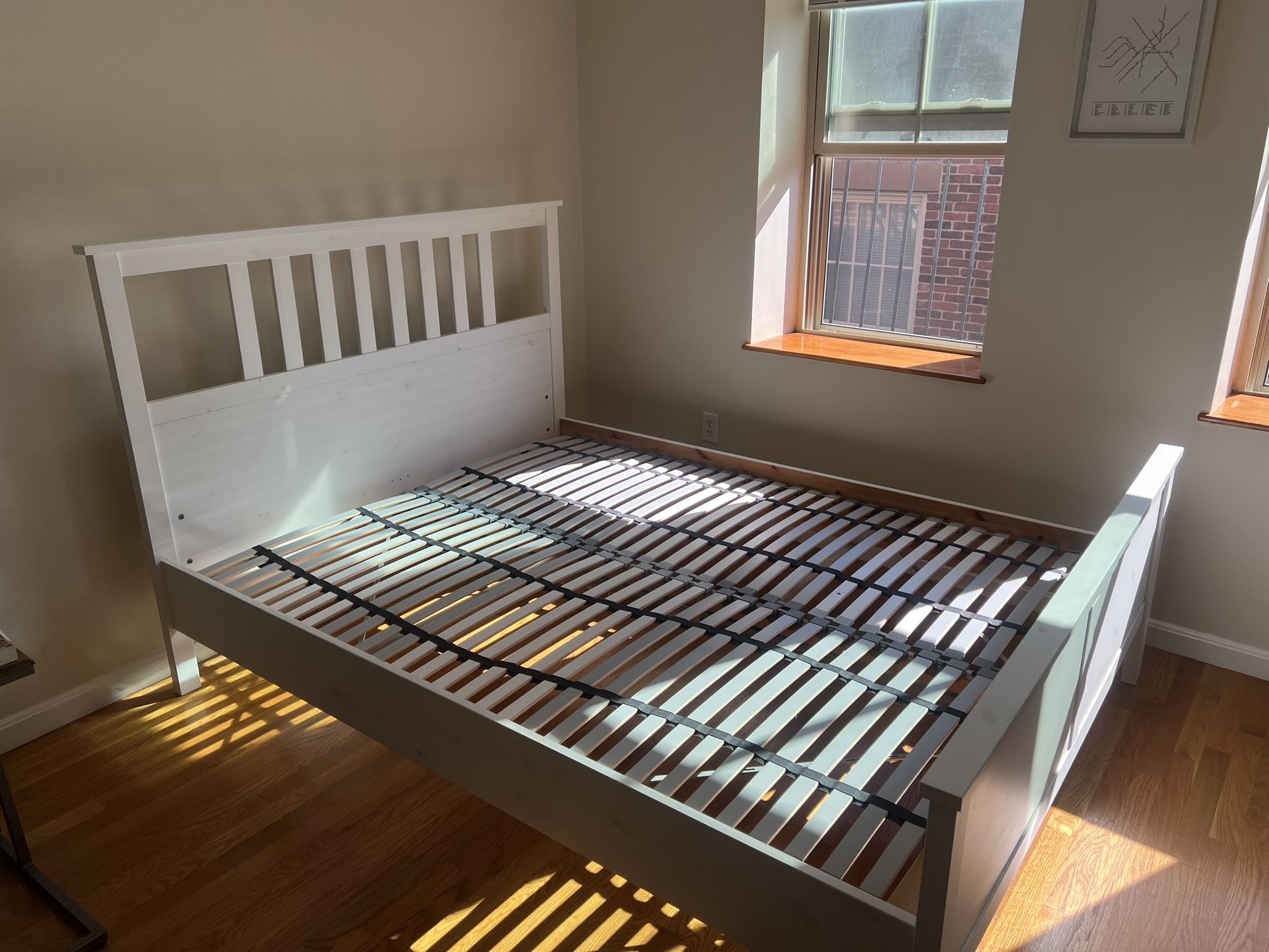 IKEA Hemnes Bed frame (QUEEN)