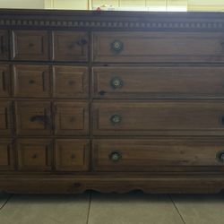 Linen/Dresser
