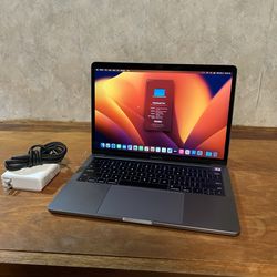 2017 Apple MacBook Pro