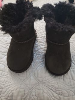 Uggs for baby size 7
