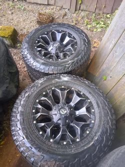 Fuel wheels 6x135 tires 275/70/18 good tread