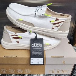 NWT Hey Dude Wndy White Star Size 5

Pick up 77095 near Telge/West