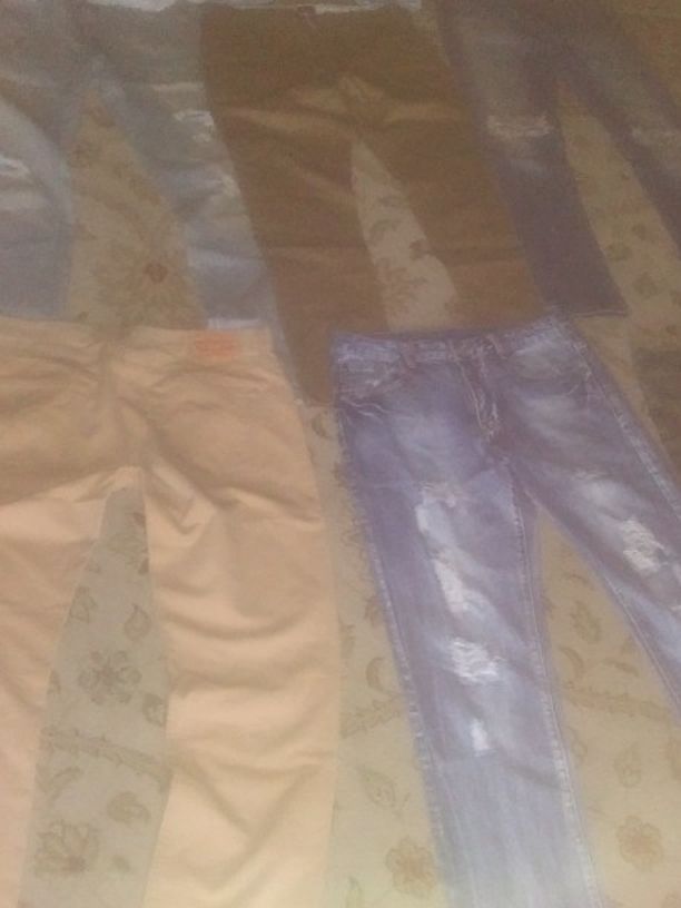 Mens Jeans Waiste Size 34/32 Other Sizes Available Men And Women $5 Each