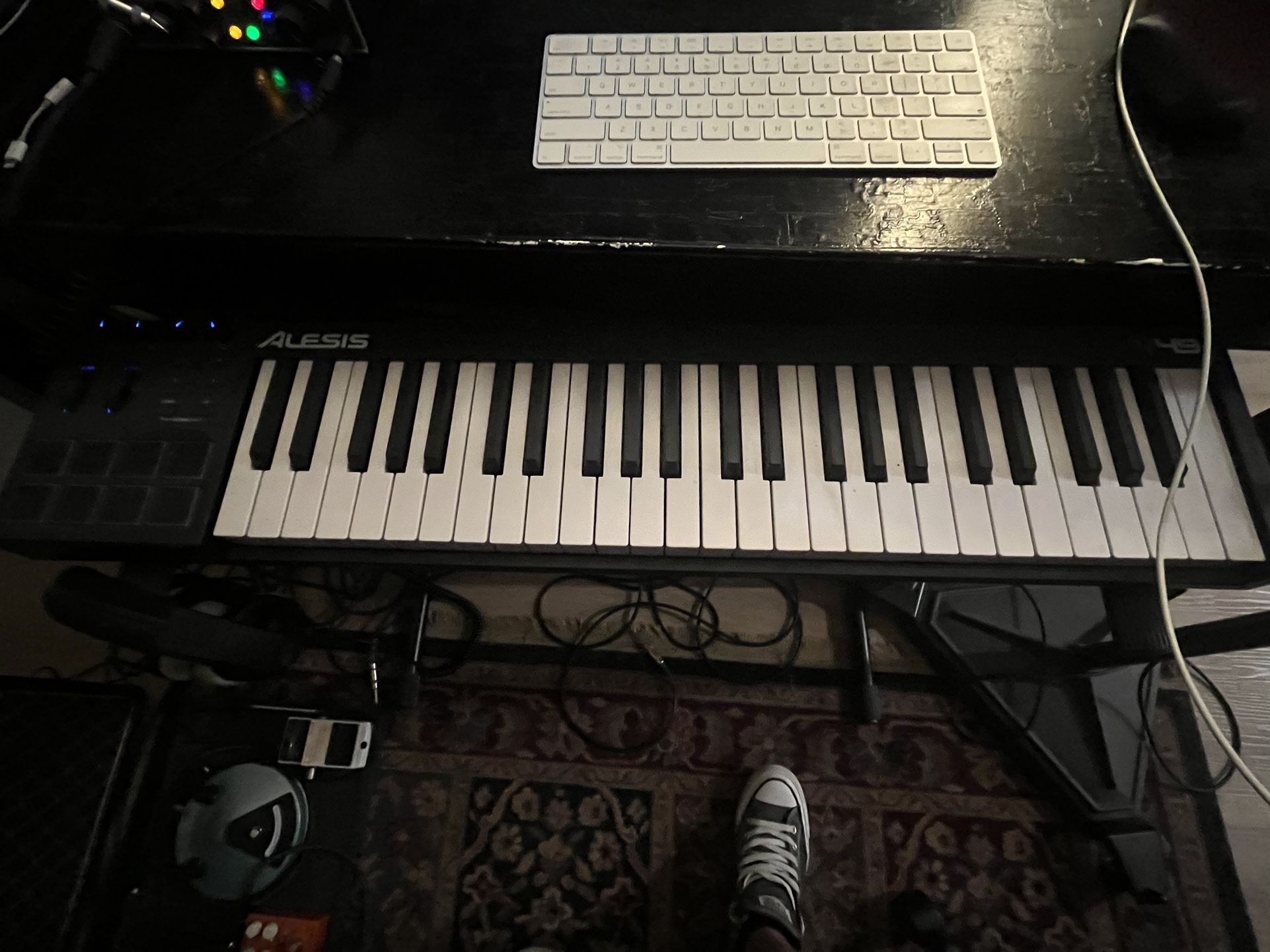 Alesis V49 Midi Controller W Stand