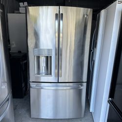 Ge Refrigerator Good Condition Everything Works Fine 