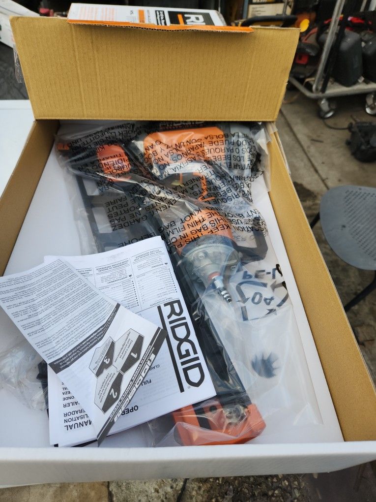 RIDGID
Pneumatic 21-Degree 3-1/2 in. Round Head Framing Nailer STORE PRICE $209