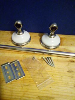 18 in Bathroom towel bar fixture