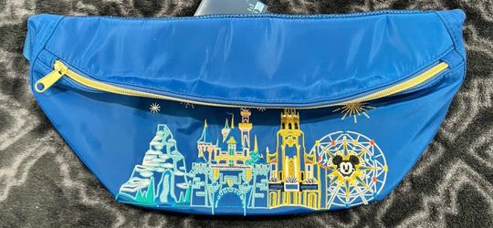 NWT Disneyland Belt Bag Fanny Pack Park Icons DCA Embroidered Mickey Castle