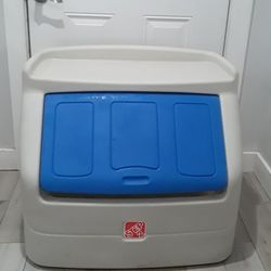 Step 2 Toys Box 