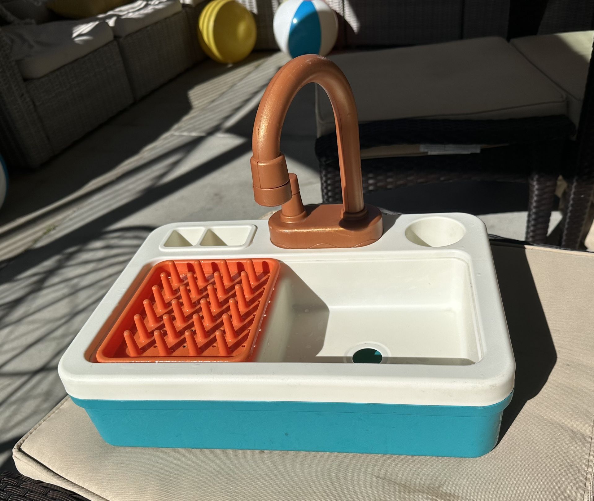 Play Sink, Running Water