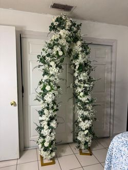 Floral arrangement for weddings