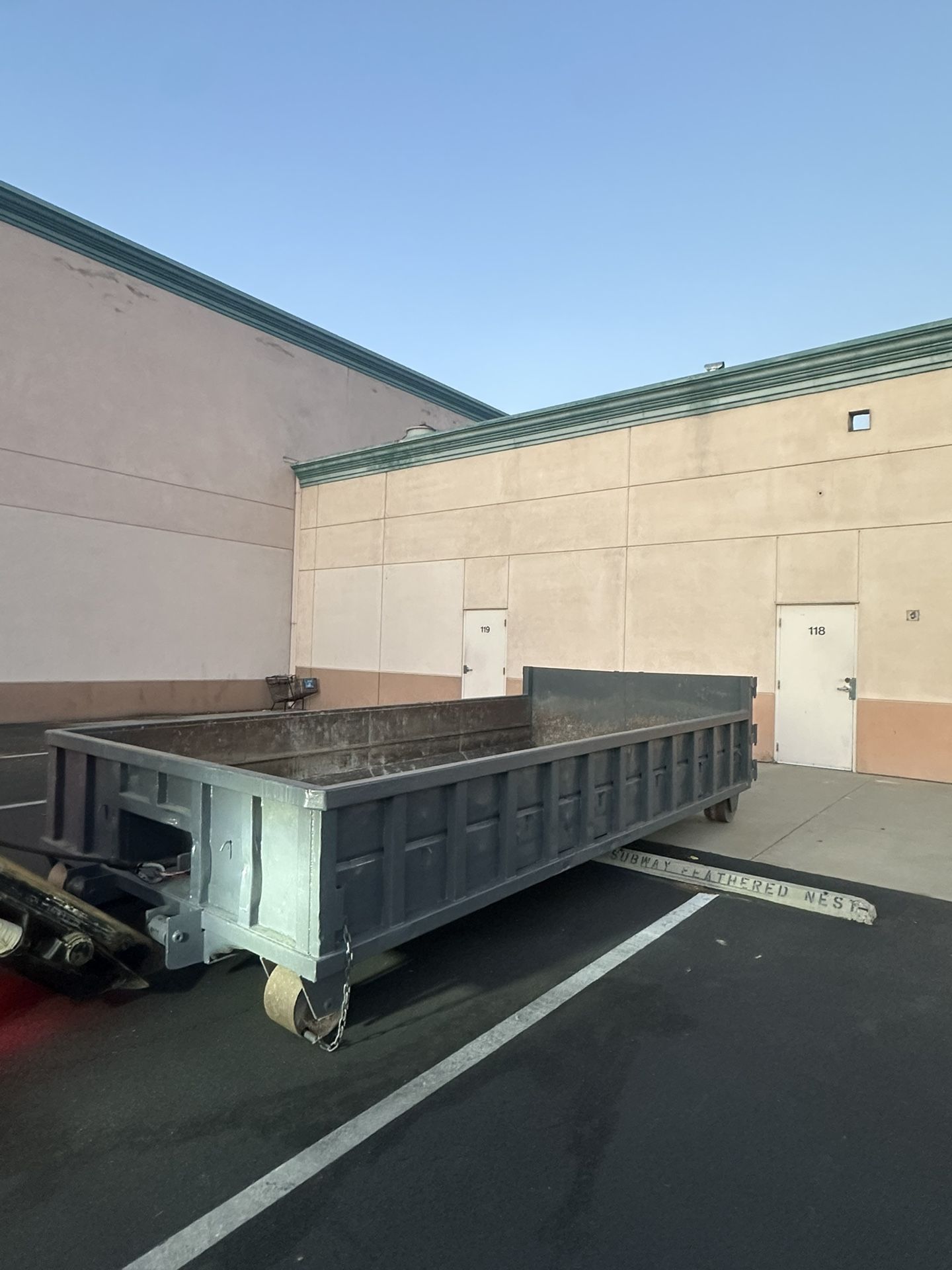 10 Yard Dumpster Bin 