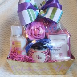 Bath And Body Works Candle, Mango Scented 