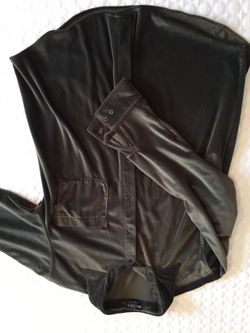 Very rare! Beautiful Claiborne men’s velvet shirt.