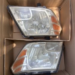2005-2010 Nissan Frontier Headlights
