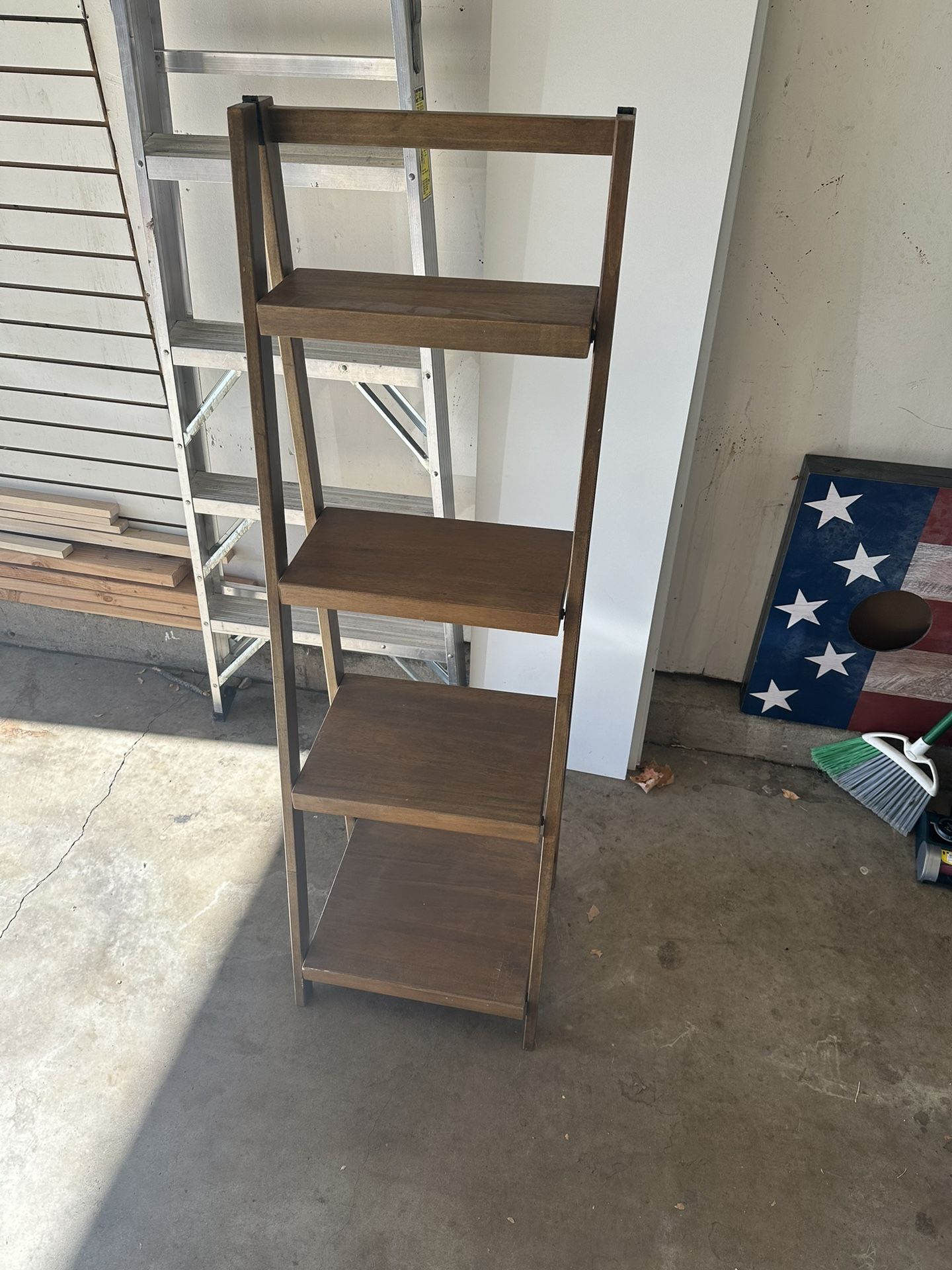 Ladder Shelf 