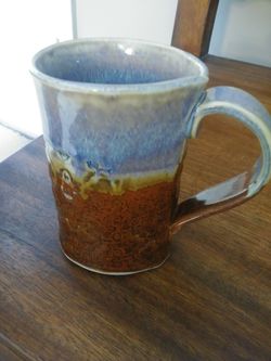 HANDMADE POTTERY MUG