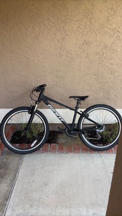 Giant mountain bike NEED GONE ASSP