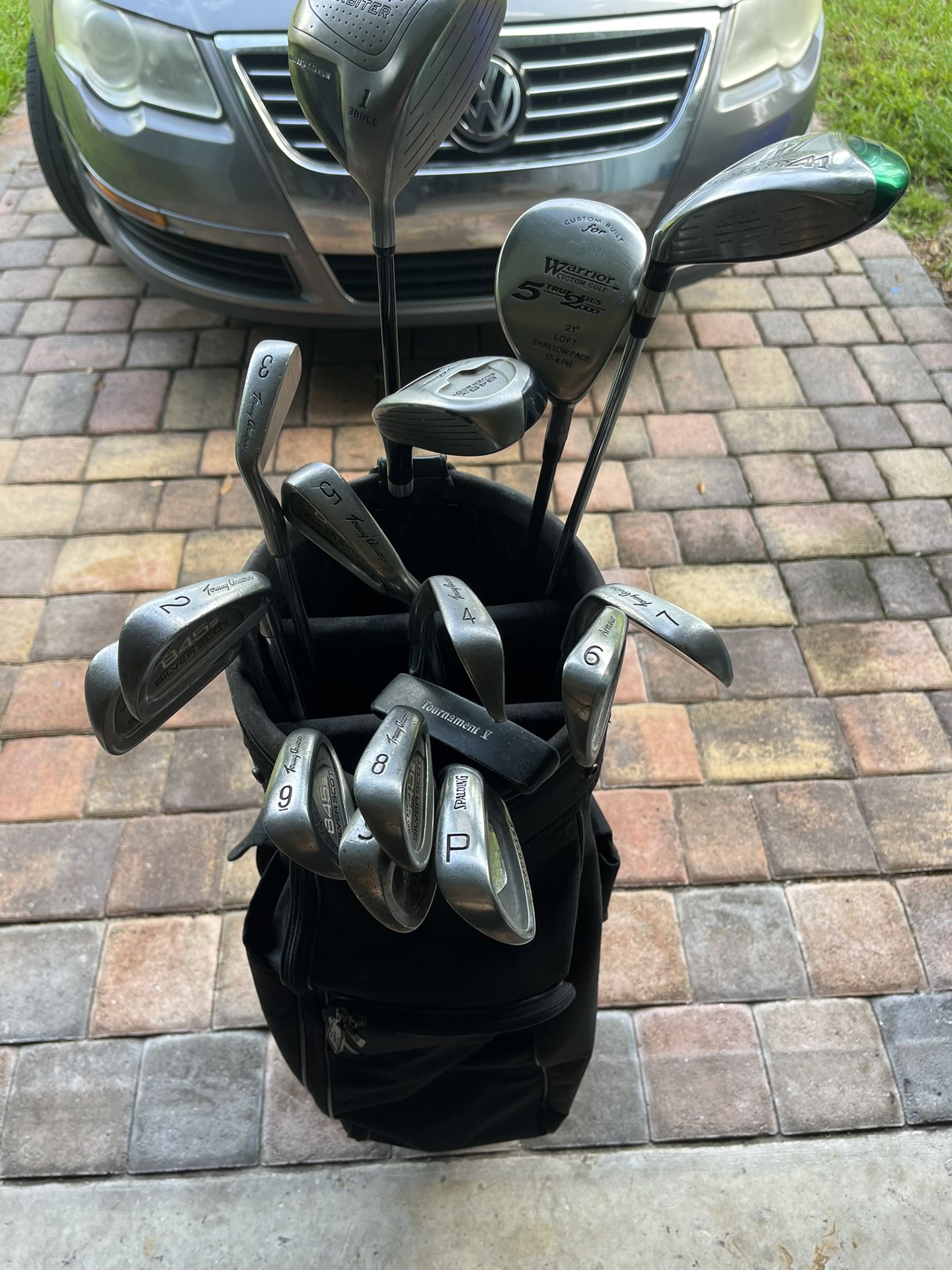 Men RH Golf Clubs Stainless Steel R Flex Shafts Good Grips On All Great Condition