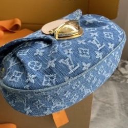 Louis Vuitton shoulder bag blue