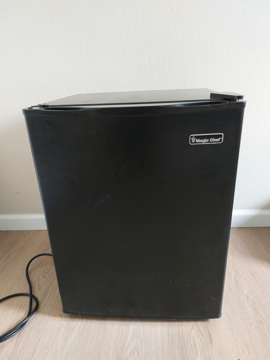 Magic Chef Mini Fridge