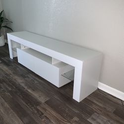 White Tv Stand