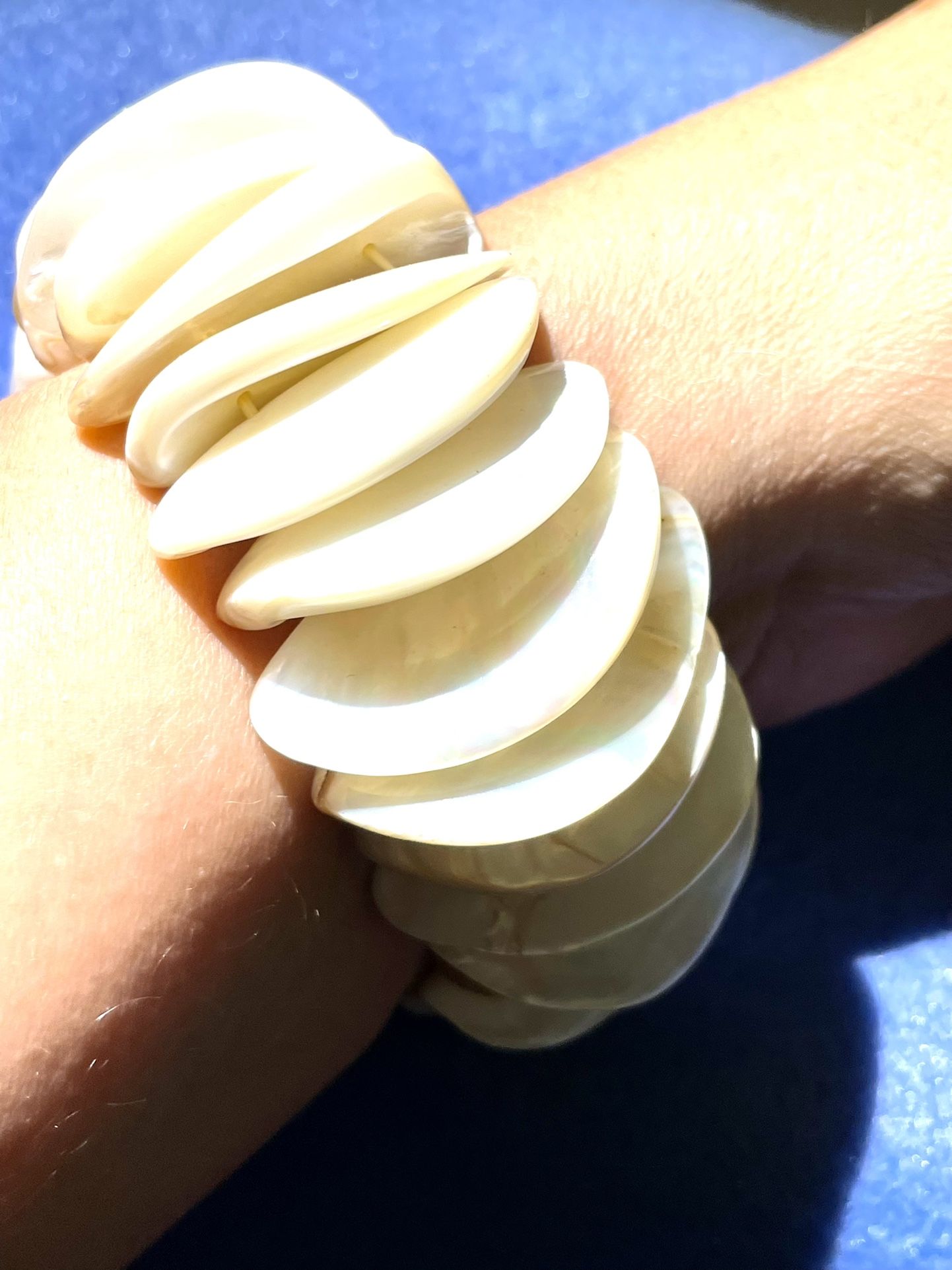 Shell Stretch Bracelet