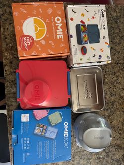 Lunch boxes(brand new)