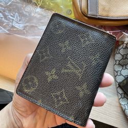 Preloved LV card case (Need to fix) 