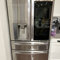 23 cu. ft. Smart wi-fi Enabled InstaView™ Door-in-DoorRefrigerator