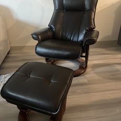 Modern Chair With Ottoman