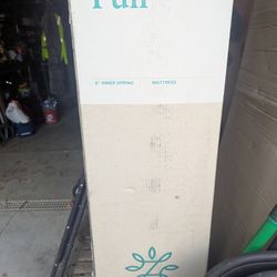 Zinus Full Size Mattress/Full Size Bed Frame