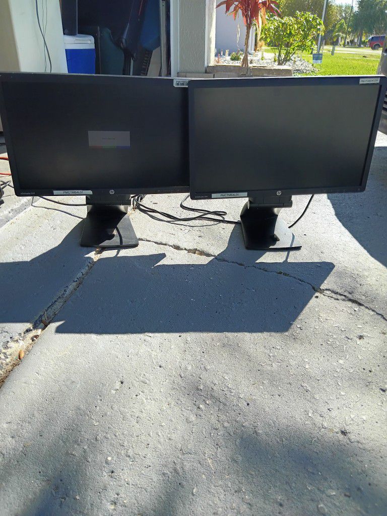 Pair of HP monitor 20"