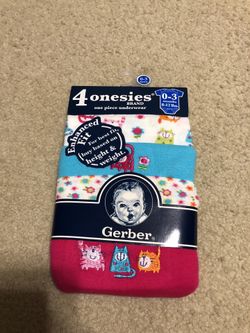 BRAND NEW: 4 piece onesies size 0-3 Months