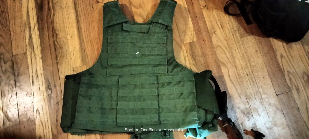 Large Tactical Plate Carrier Setup
