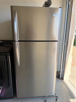 Refrigerator good condition.