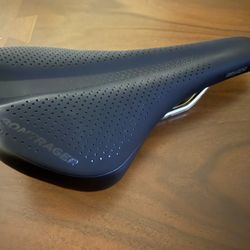 NEW Bontrager ARVADA ELITE bicycle seat bike SADDLE Austenite Rails 138mm