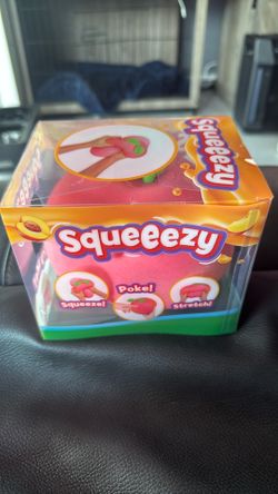 Giant Peach Squishy Squeeezy Needoh