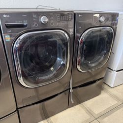 LG Frontals gas Washer And Dryer