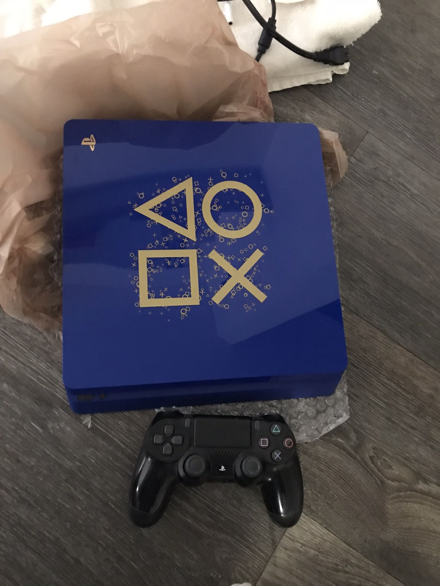 PS4 Slim Days Of Play