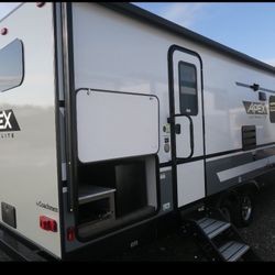 RV LIKE BRAND NEW!!