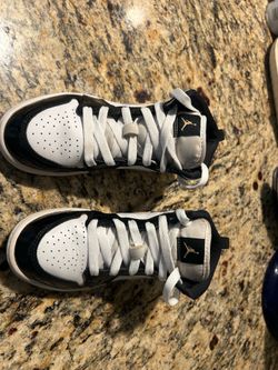 Nike Air Jordan   Boys /Size 1Y