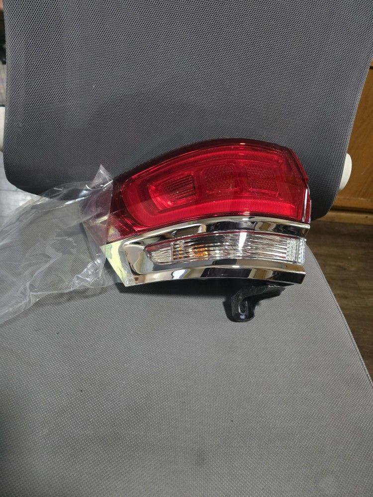 Huray Left Outer Fit Jeep Grand Cherokee 2014 - 21drivers Side Only Outter ( Laredo Limited Overland Summit ) 673