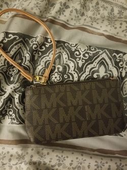 Michael Kors Wristlet