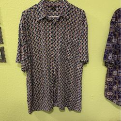Men’s Short Sleeve Shirt (size L)