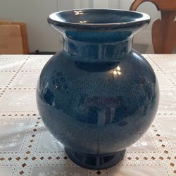 BEAUTIFUL LOOKING Blue VASE 10 INCHES Tall