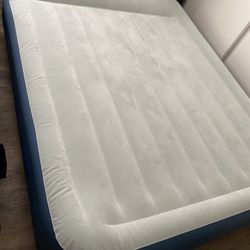 Queen Size air mattress 
