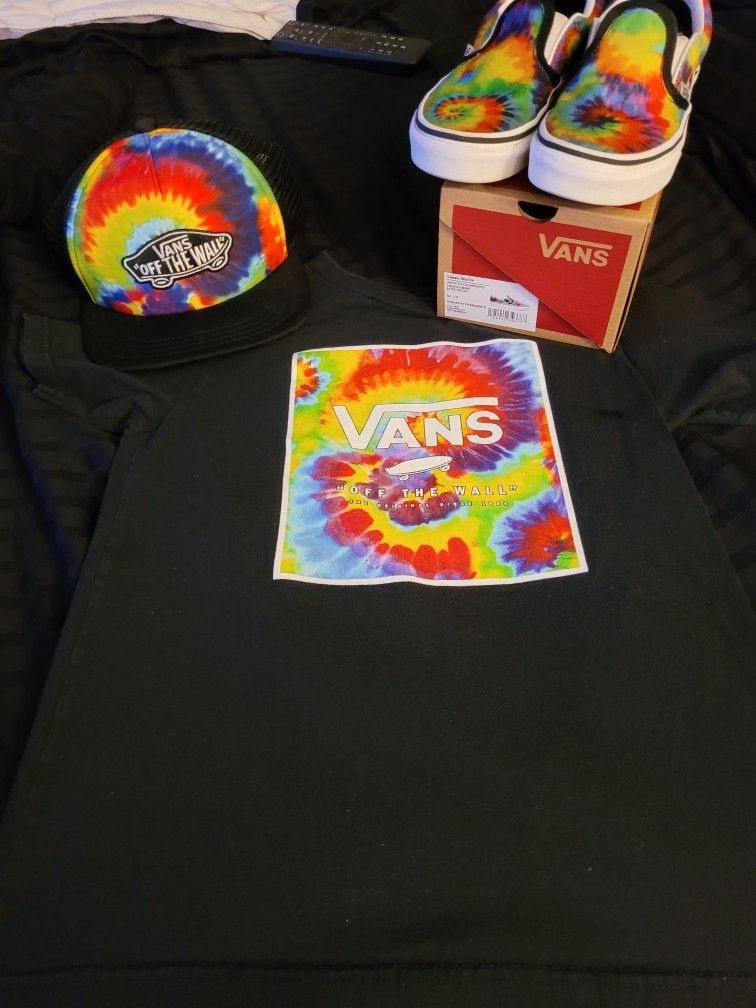 Vans Kids Bundle Shoes Hat Shirt